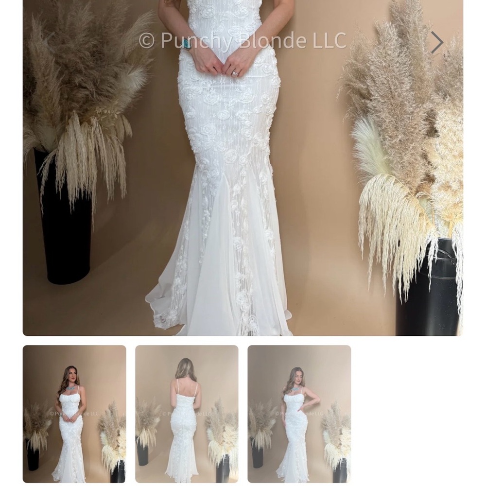 Elegant White Lace Wedding Gown - Picture 4 of 4